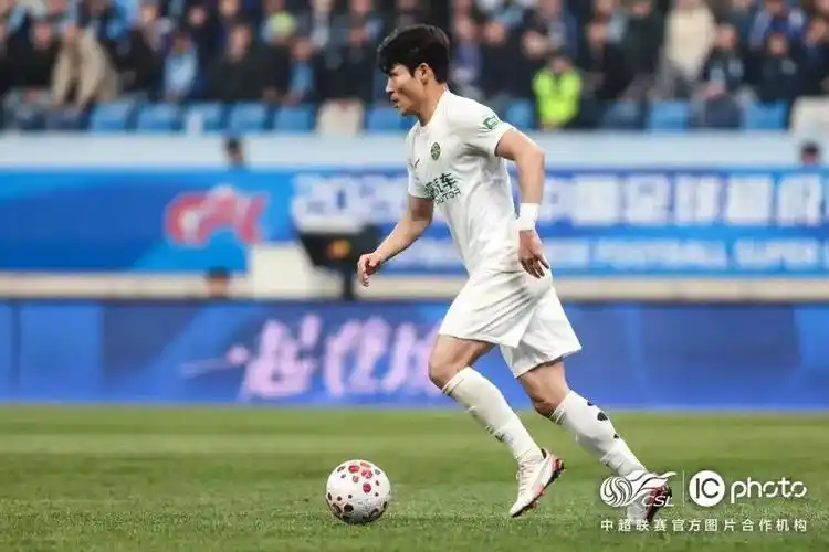 欧冠对决：拜仁慕尼黑 VS 阿森纳